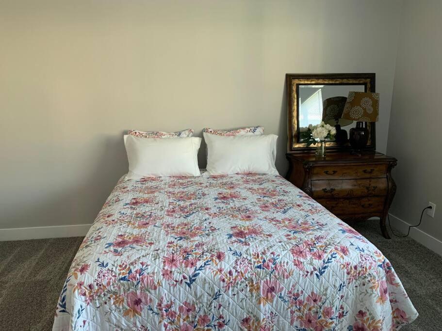 Rooms With A Mountain View Pleasant Grove Esterno foto