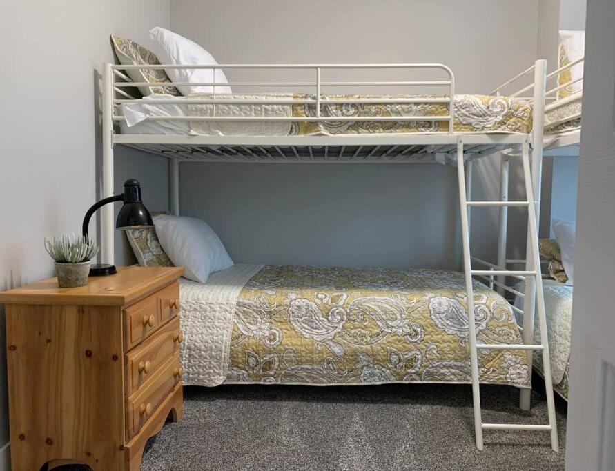 Rooms With A Mountain View Pleasant Grove Esterno foto