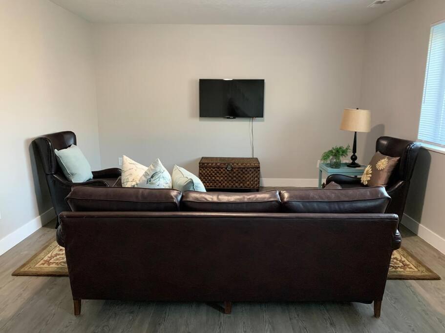 Rooms With A Mountain View Pleasant Grove Esterno foto