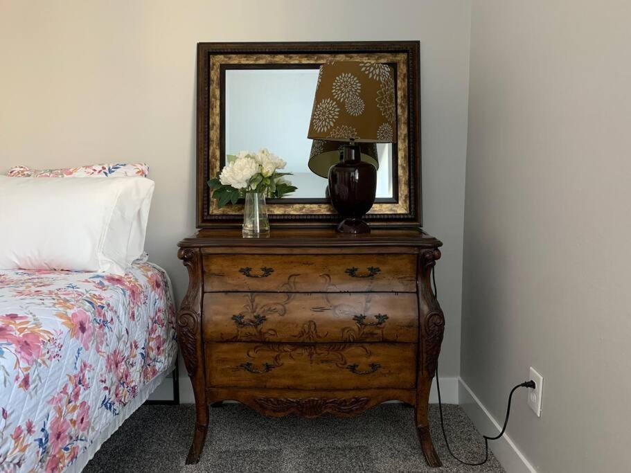 Rooms With A Mountain View Pleasant Grove Esterno foto