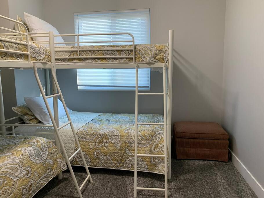 Rooms With A Mountain View Pleasant Grove Esterno foto